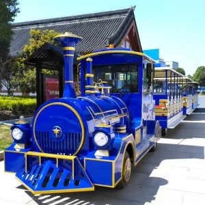 Electric Road Passenger Train with Metal Construction for Outdoor Use